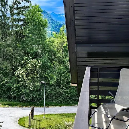 Aparthouse *